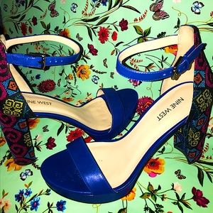 Nine West. Gorgeous color. Stylish AND comfortable!